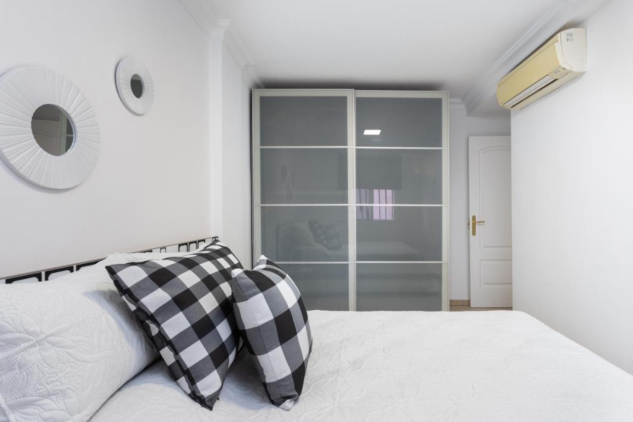 Home2Book Fantastic 160M2 Terrace Flat & Bbq Radazul Bagian luar foto